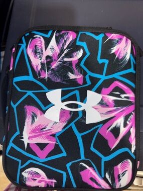 Under Armour Floral Logo lunch bag Pouch in Black, Pink & Blue